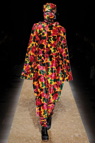 Look 19